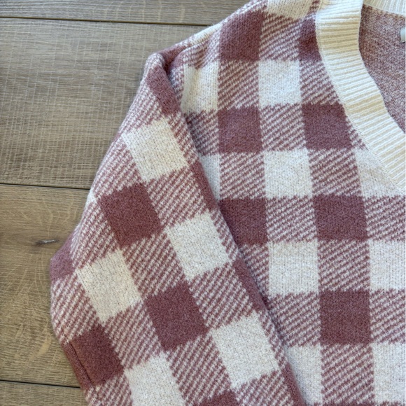 LOFT Pink and White Checkered V-Neck Sweater - Picture 3 of 9